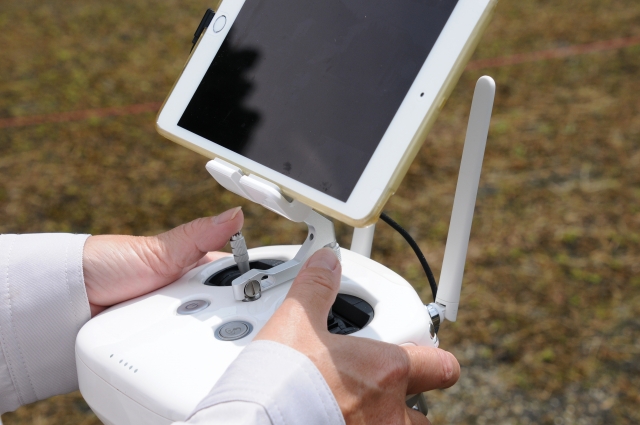 ドローン操縦