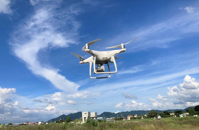 ドローン空撮の魅力とは？必要な機材や撮影テクニックを紹介