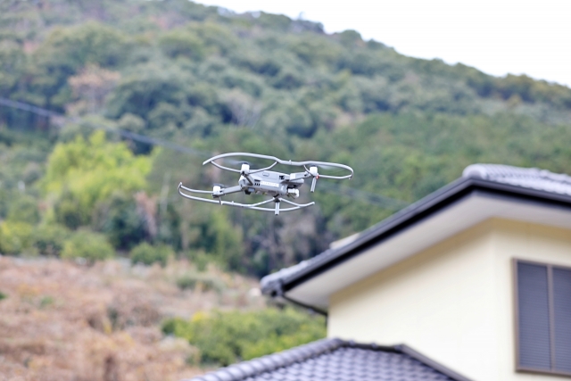 ドローンを活用した屋根点検とは？メリットや注意点を詳しく解説